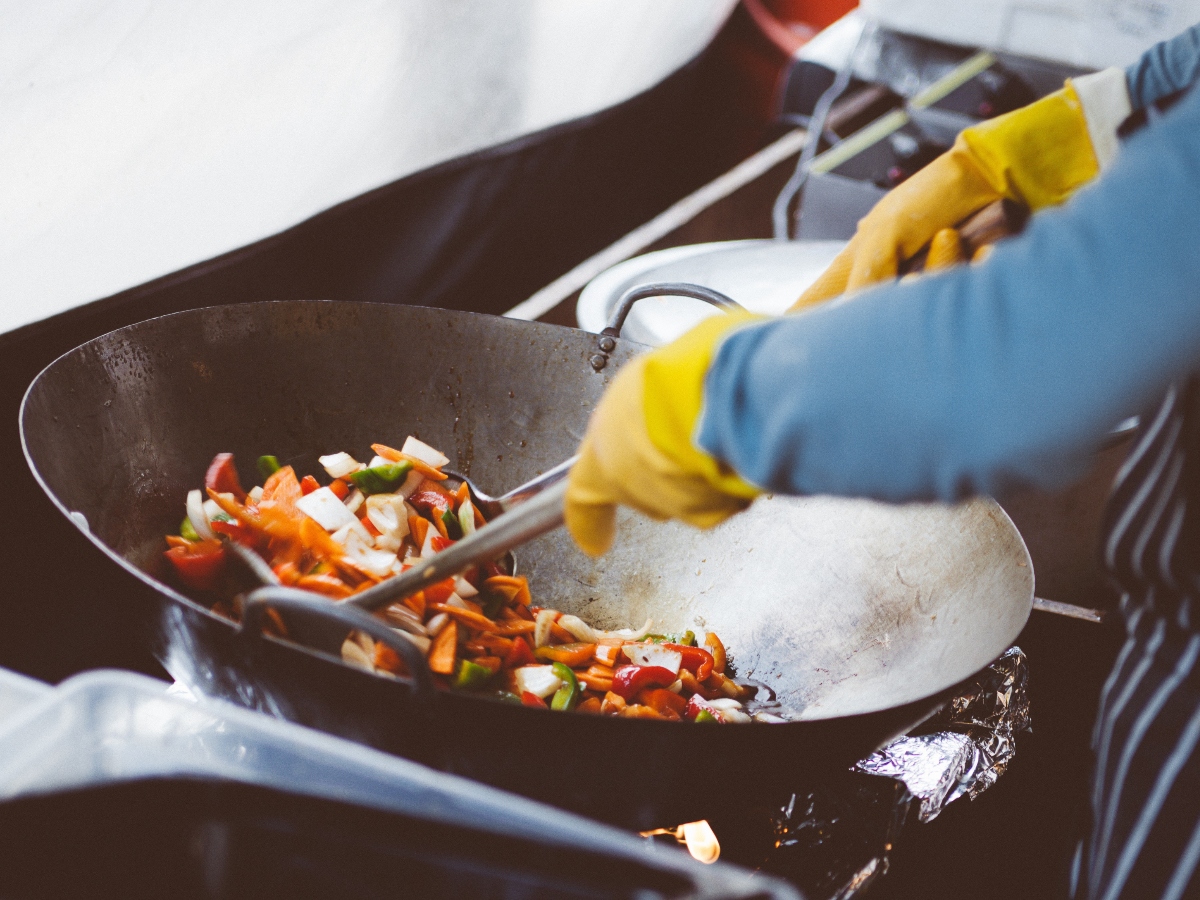 The Best Non Toxic Cookware To Buy For Your Home